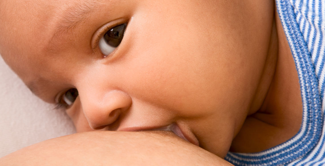 Amamentação é o primeiro ato de saúde para um bebê!