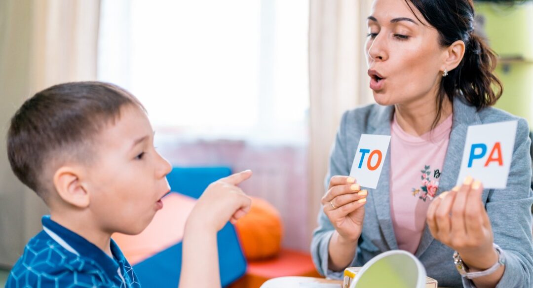 Meu filho começou a gaguejar de repente! E agora?